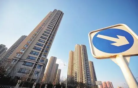 房地產政策調整對比：從激進救助到穩健調控