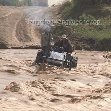 新疆庫車大峽谷洪水謠言背后的行業洞察：旅游信息真實性挑戰與機遇