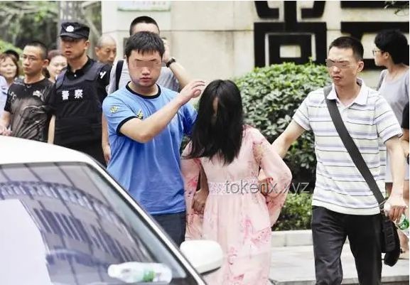 成都女子家門口遇害案細節曝光：如何保障居民安全？
