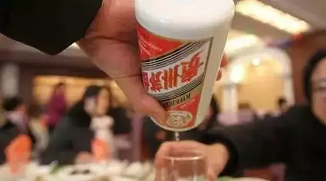 胖東來回應286元一瓶白酒現身澳洲：海外售賣的真相與行業趨勢分析