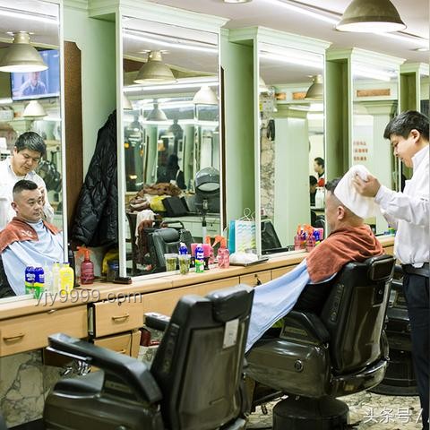 全國各地現理發(fā)店倒閉潮，探析非電商沖擊下的倒閉原因