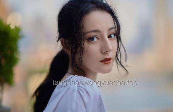 迪麗熱巴“戀夏精靈公主”現象背后的娛樂產業洞察：流量、內容與粉絲經濟