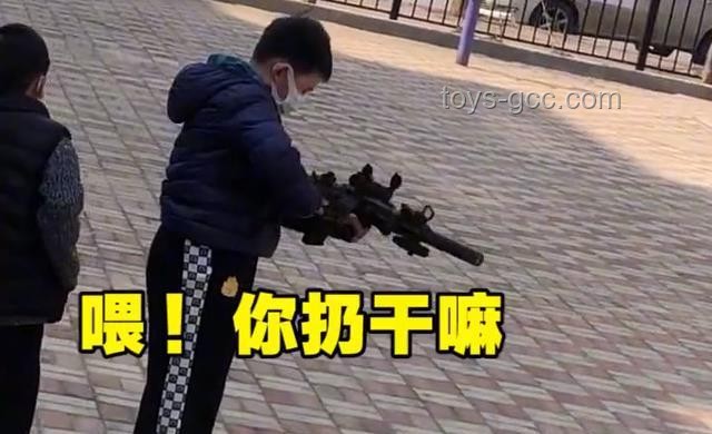 **母女頻繁高空拋物，鄰居無奈戴頭盔出門：我的維權(quán)之路**