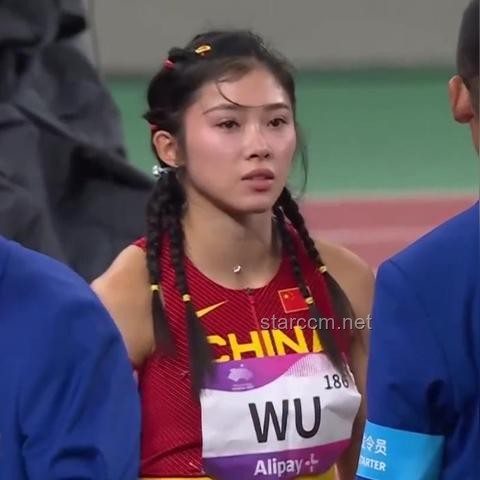 如何提升中國田徑運動員吳艷妮亞錦賽表現，鞏固季軍成果