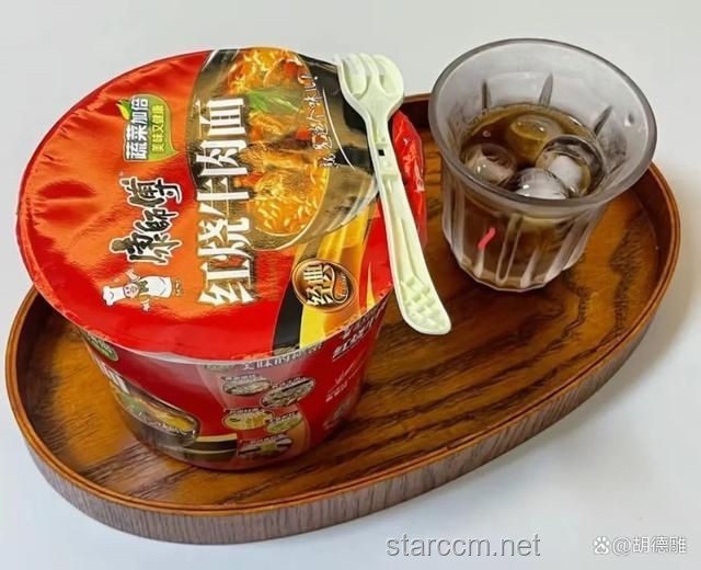 **現(xiàn)代味蕾之戰(zhàn)：腐乳VS方便面調(diào)料，誰(shuí)才是鮮味之王？**