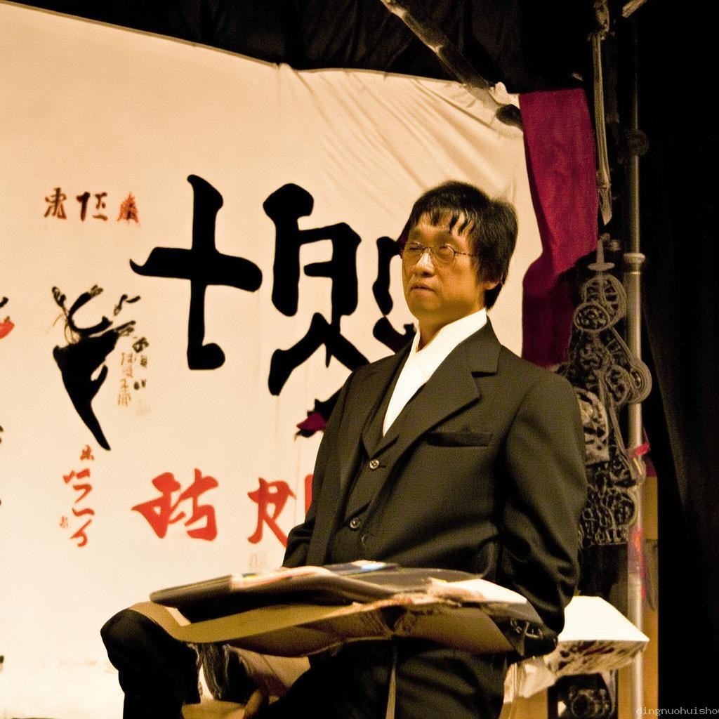 龍舟賽場“跨界”征婚：傳統文化與現代需求的創新碰撞???♂???
