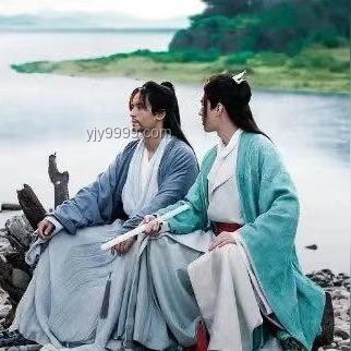 **如果白月光是一個男人永遠的意難平，那這一世換我保護你...??**