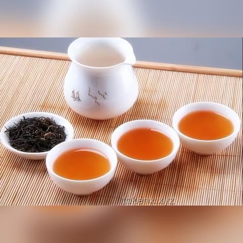 小伙亞硝酸鹽中毒后尿液竟變藍色？了解背后的真相！