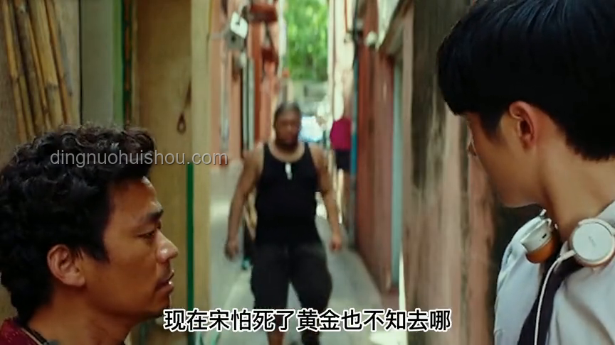 ??孩子淋雨演出，老師撐傘觀？反轉(zhuǎn)劇情，真相何在？