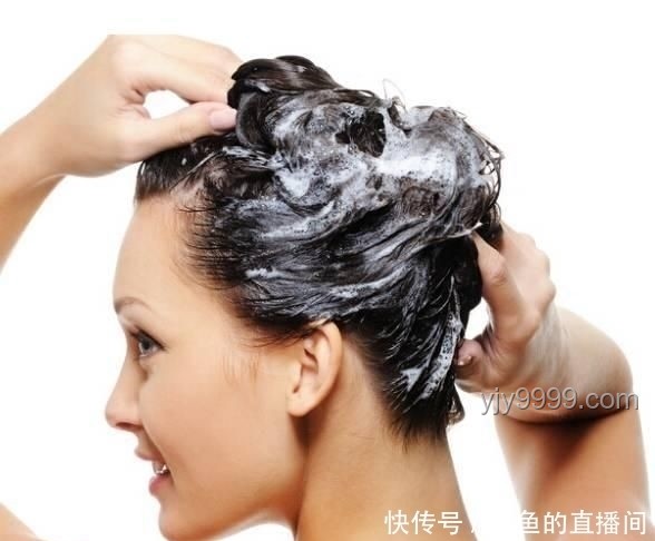 洗頭后這個習慣會加重脫發：避免錯誤干發方式