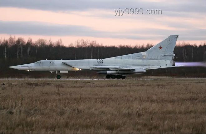 烏克蘭襲擊俄轟炸機(jī)基地震撼曝光：見證歷史的一刻