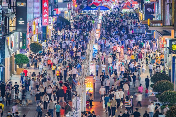 端午經(jīng)濟成為消費活力新引擎，民俗文化煥發(fā)新商機