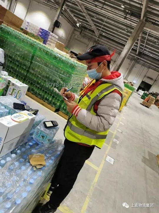 街上路障形似馬蜂屁股：設計背后的安全與效率考量