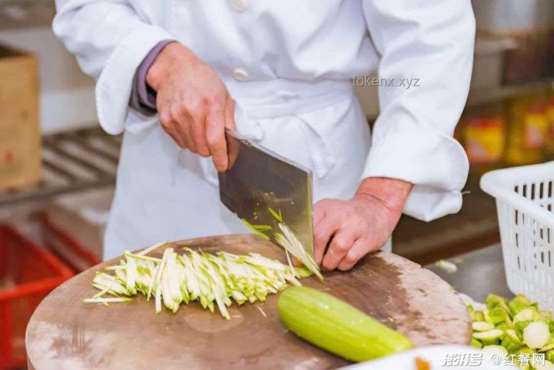 特廚探店解析：廚師的職責(zé)與實(shí)踐—以魯菜根為例