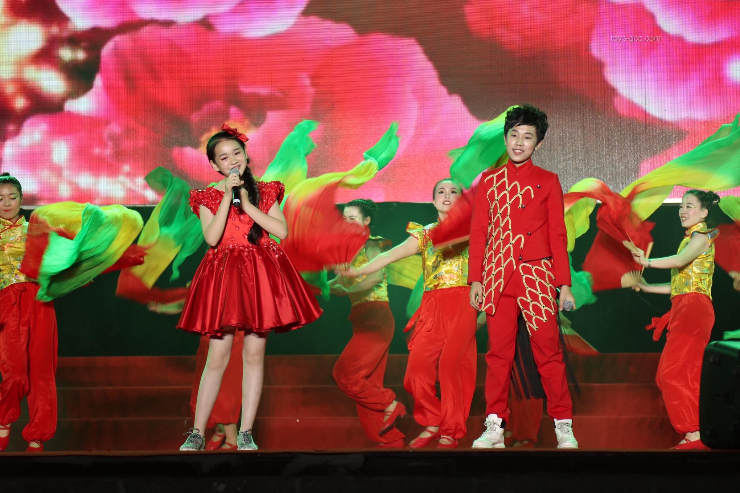 登陸新紀元：少年組合的創新舞臺革命