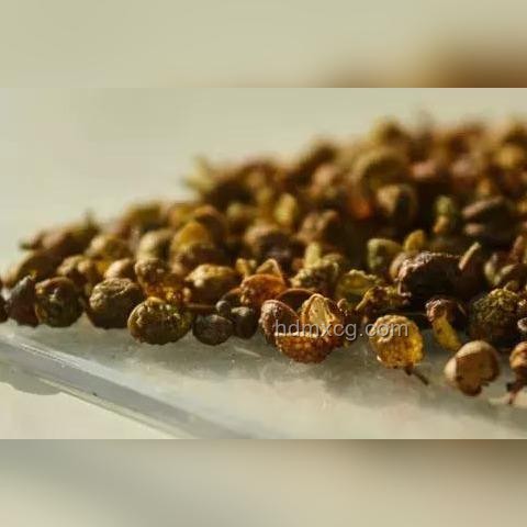花椒泡腳風險引關注，獨居養生需謹慎