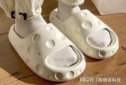 “踩屎感”鞋未來趨勢：健康隱患引發消費變革