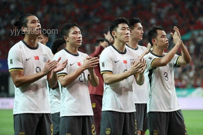 國足無緣2026世界杯，伊萬帥位存疑及接任人選分析