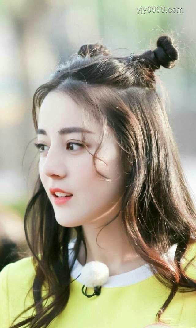 迪麗熱巴張凌赫合作趨勢：本子遞送熱望下的雙贏預測