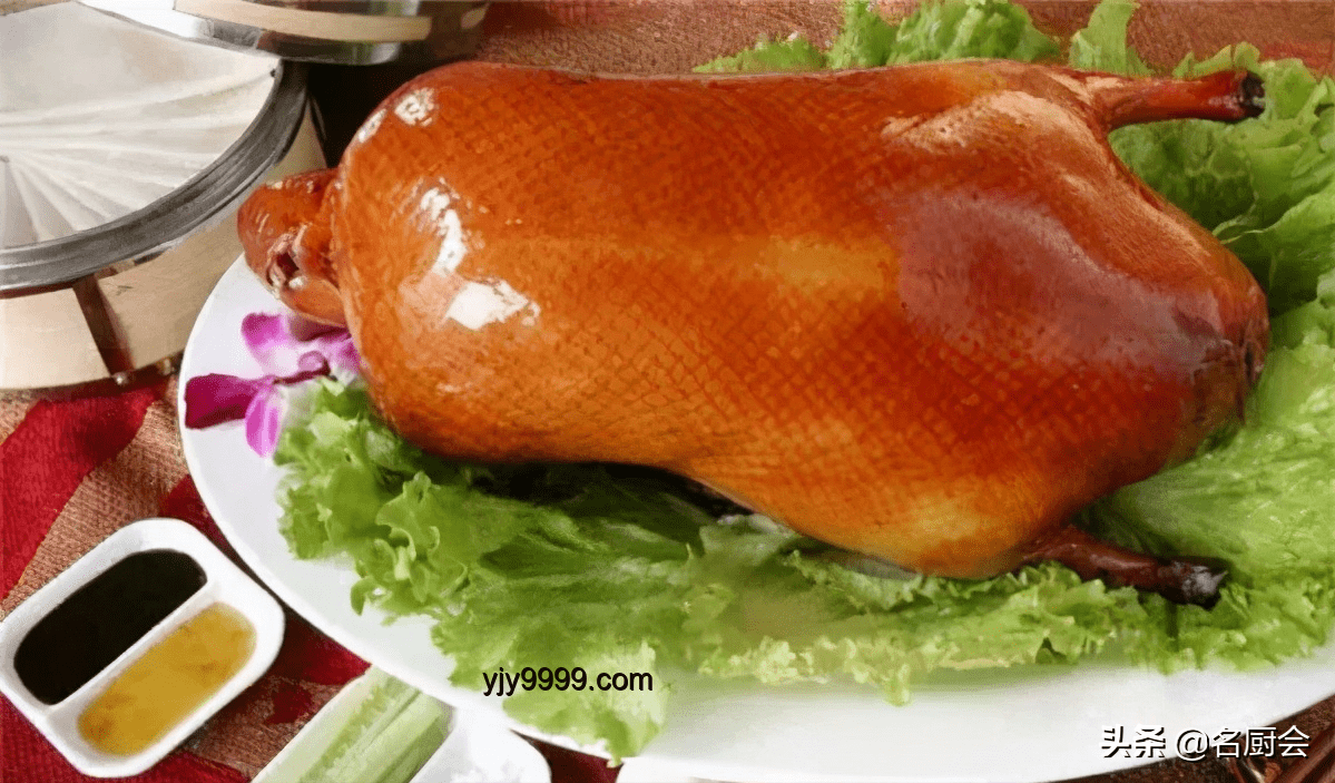 巴黎世家“北京烤鴨”包購買指南：值不值15500元？