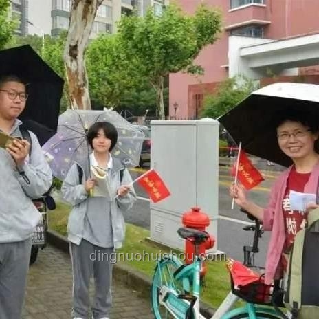 高考考場外全國統一動作：溫情守候與心路歷程
