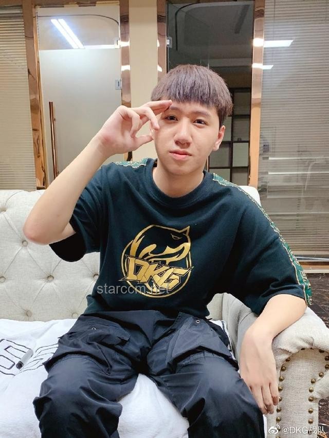 JackeyLove賽后致歉映射電競行業挑戰與機遇