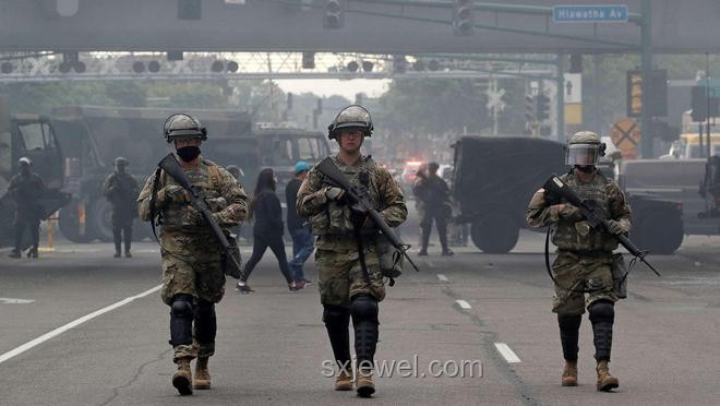 沖突升級下的守護：特朗普時期的國民警衛隊動員親歷
