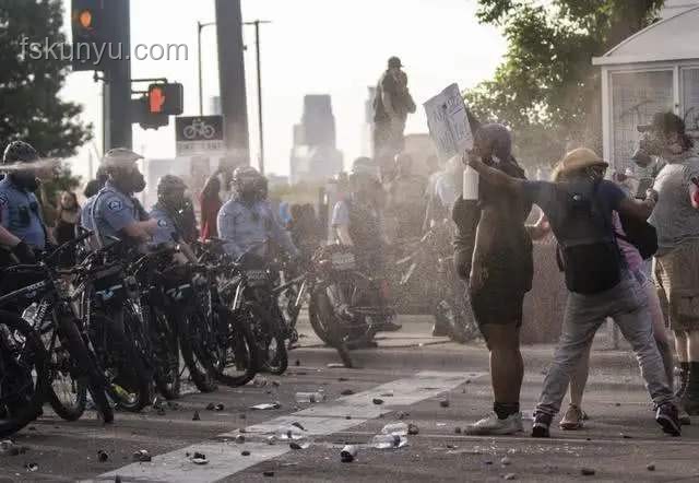 美國洛杉磯動蕩：特朗普下令部署國民警衛隊，局勢升級