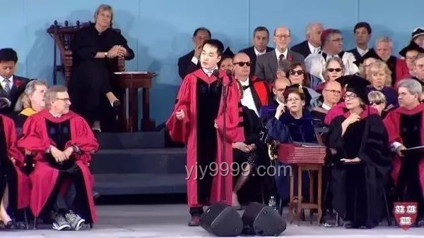 首位哈佛畢業典禮演講華人現狀解析