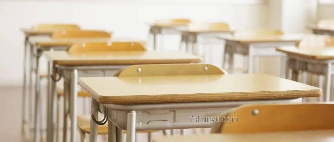 高考考場外家長整活趨勢：從喧囂走向理性