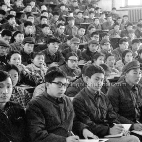 高考后家庭關系新趨勢：寶貝兒子“棄子”現象與應對策略