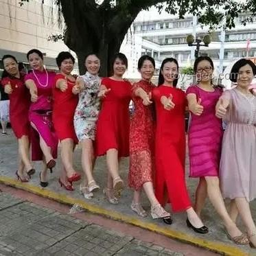 高考前后：家長態度與子女角色變化的對比分析