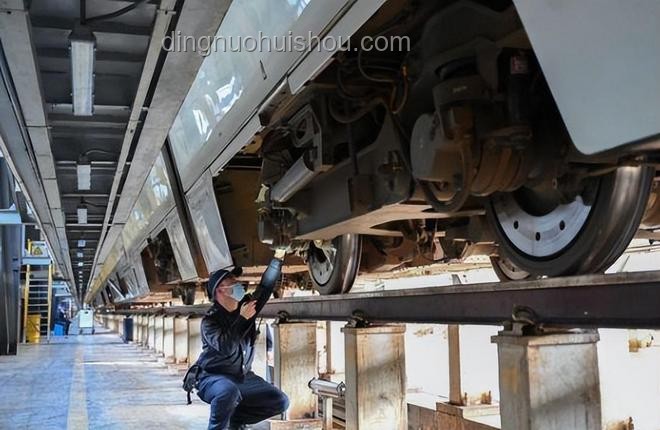 火車行駛與鐵軌磨損：為何現(xiàn)實(shí)影響看似不大？