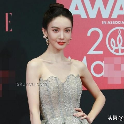 劉詩詩養(yǎng)娃新風尚：明星寵物經(jīng)濟深度洞察