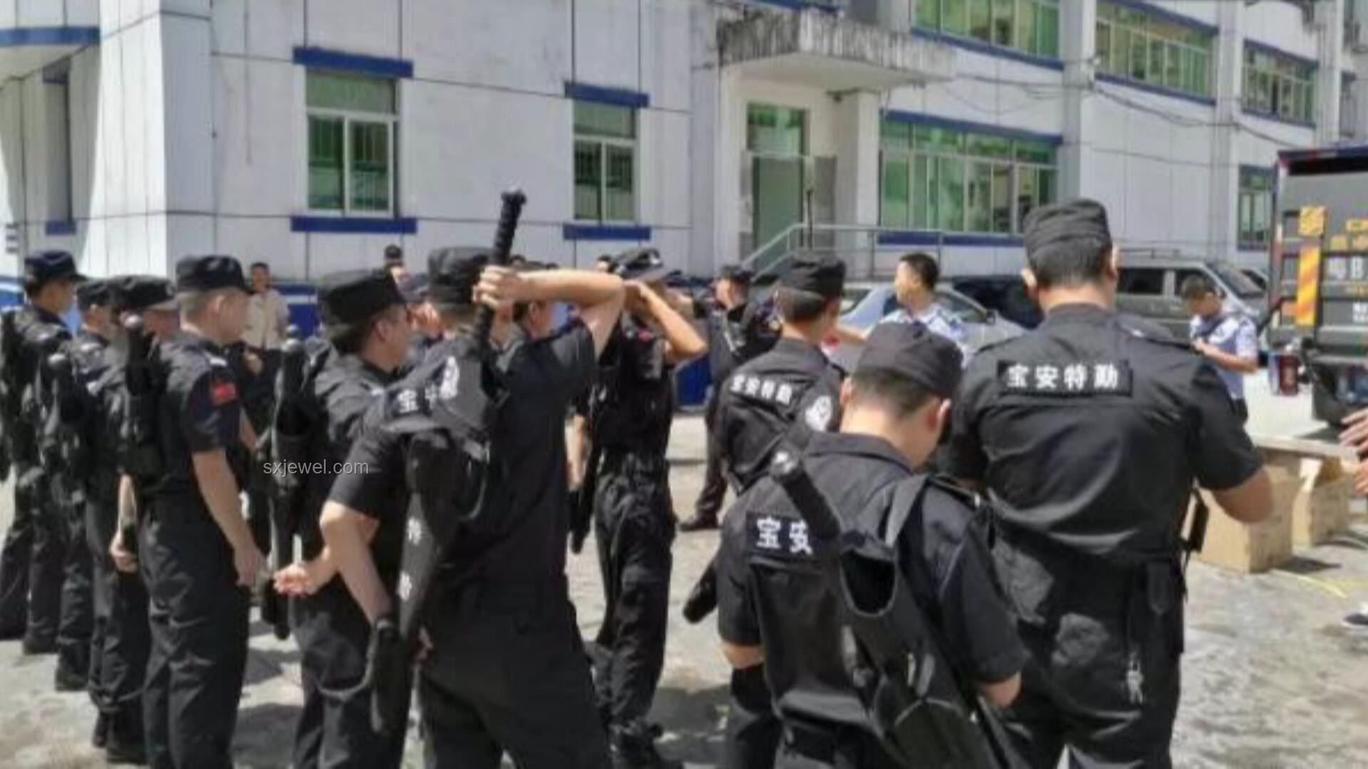 宵禁期間洛杉磯警方大規模抓捕問題解決方案