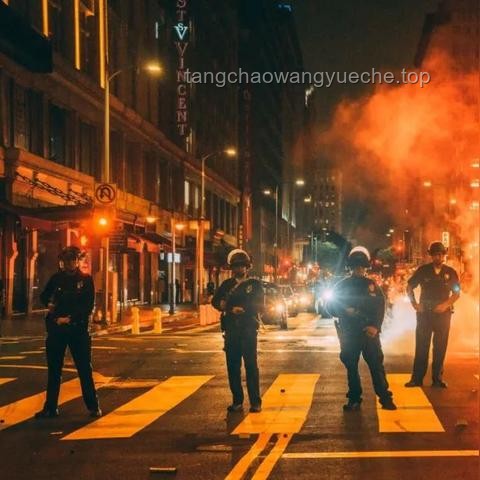 洛杉磯市中心宵禁親歷記：不安與團(tuán)結(jié)之夜