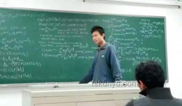韋東奕婉拒采訪背后：輿論影響與學術寧靜