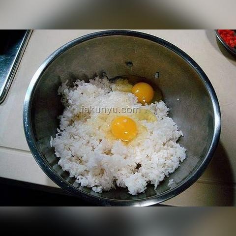 日本學校午餐革新：米飯減量，創意增味