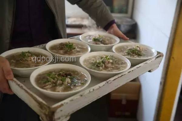 六塊錢一碗的面與宴請風波：背后意義何在？