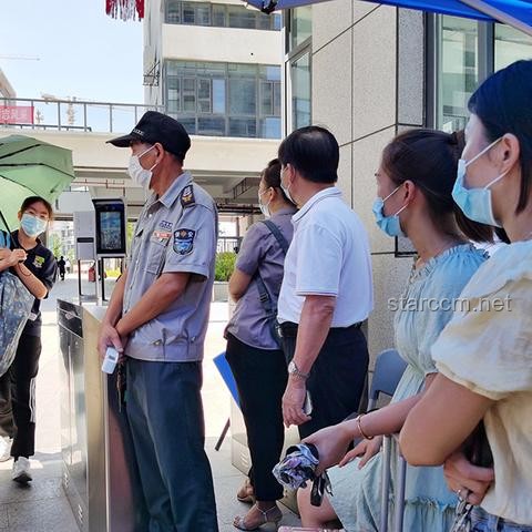 高考勵志新風尚：挑行李女生現象的未來影響預測