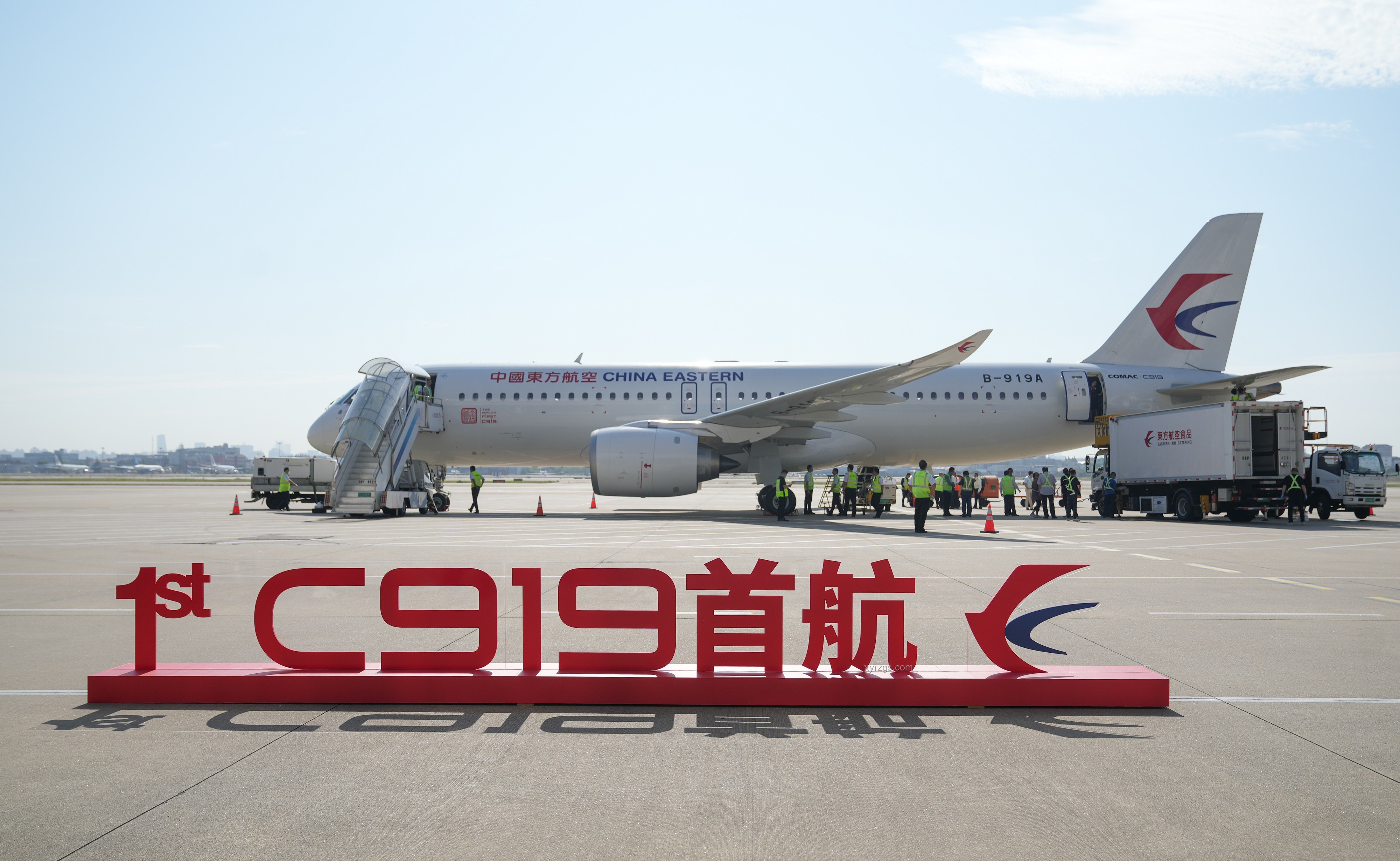 印度客機(jī)墜毀瞬間曝光：航空安全警鐘長(zhǎng)鳴
