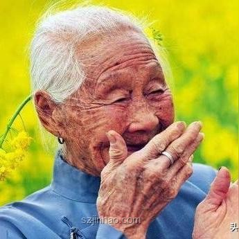 老人味源頭揭秘：55歲后生活調(diào)整，遠離異味困擾