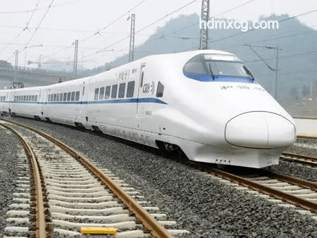 高鐵時代下的親子旅行選擇：普速火車體驗還值得嗎？