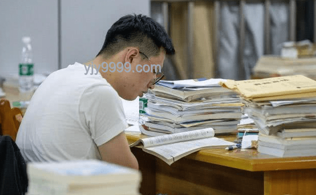年輕人為何偏愛鄉鎮公務員？港大碩士也黯然失色？