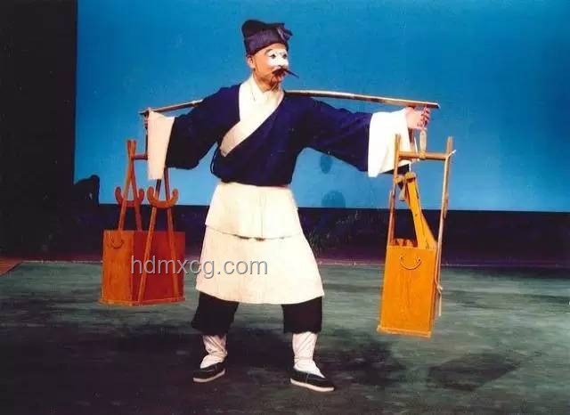 韓網紅圍觀國產劇“圍裙男”：文化沖擊與家庭角色新視角