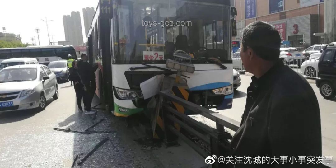 沈陽公交車碰撞事故應對指南，安全出行必看