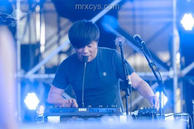 許嵩歌曲意外促姻緣，音樂社交新趨勢洞察