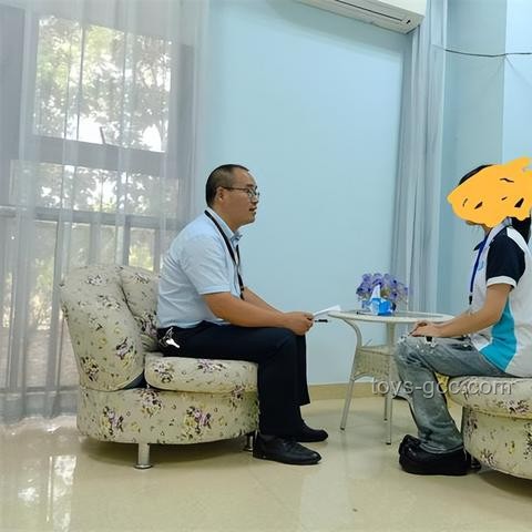 應對家庭困境：抑郁媽、懶爸、躺平弟與高收入我的策略