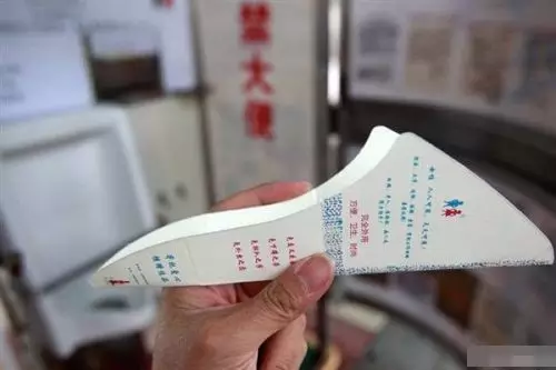 女廁革新：透明挑戰下的創意疏通與隱私重塑，跨界創新實踐