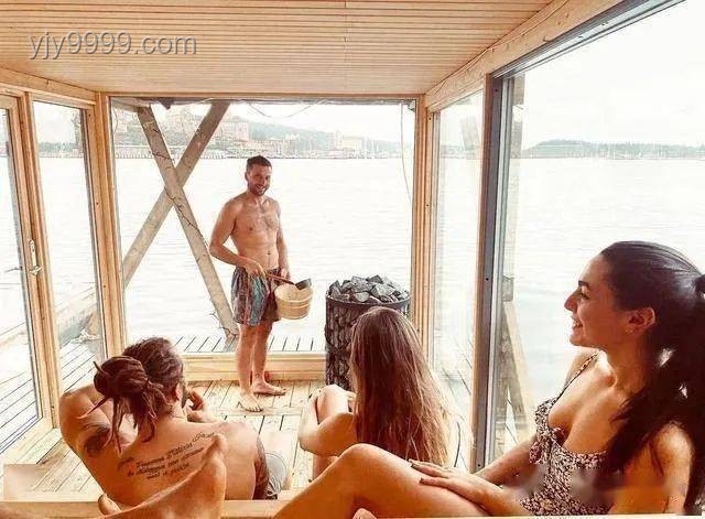 女廁革新：透明挑戰下的創意疏通與隱私重塑，跨界創新實踐